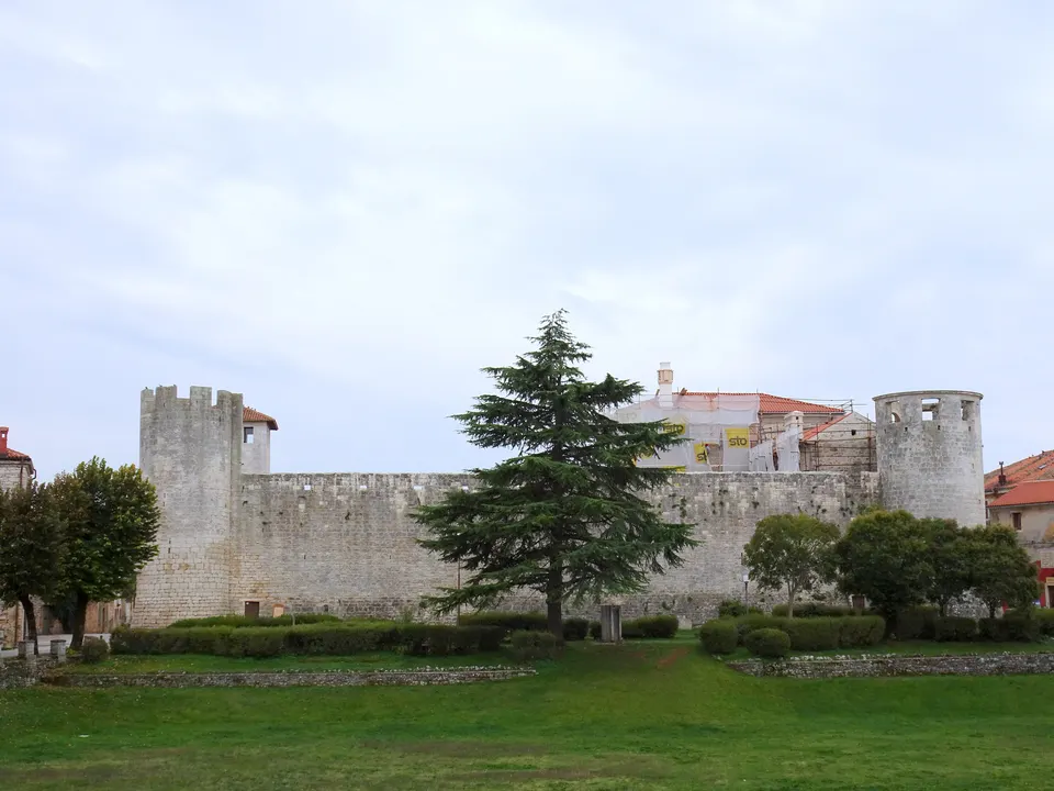 The walls and round towers of the Morosini-Grimani castle in Svetvinčenat.
