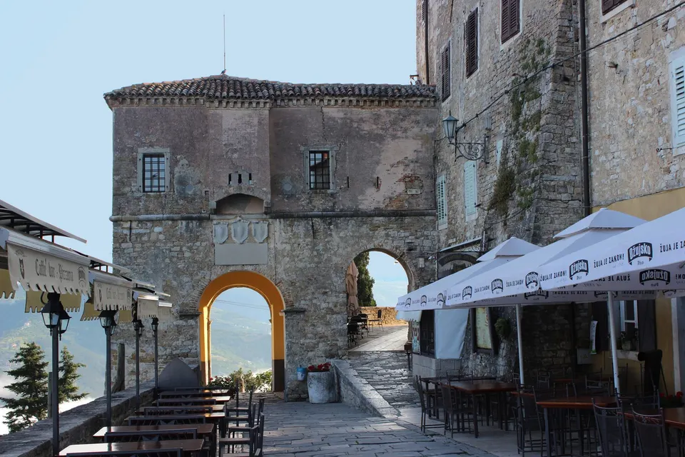 The gate towers of Motovun.